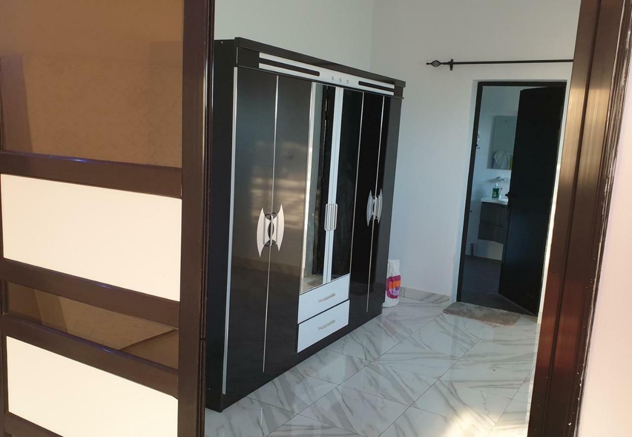 Luxueux A Diamniadio Apartment